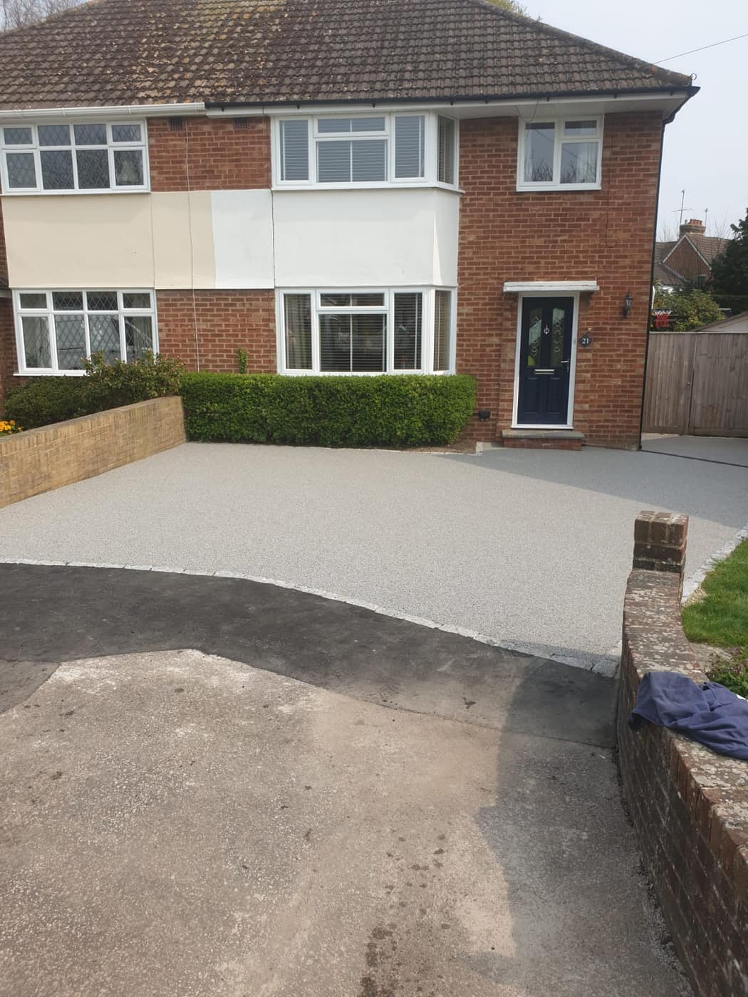 Resin bound surface with block paving edge